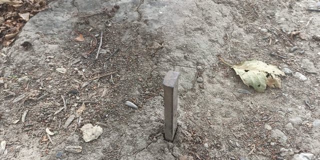 Bolu’da küçük çocuk çivili demir çubuğun üstüne düştü