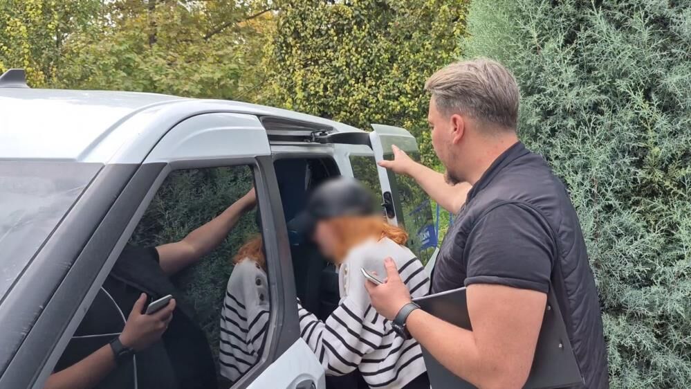 Ceza ve İrem Derici konserlerini iptal etti, esnafın şikâyetçi olduğu sorumlu karakola götürüldü