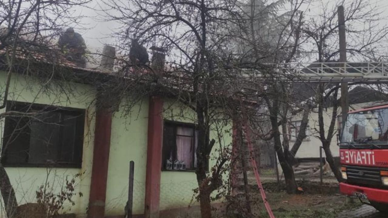 Mudurnu'da baca yangını hasara neden oldu