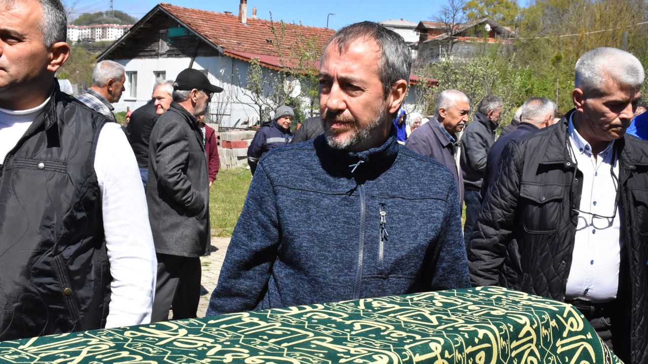 Oyuncu Şehsuvar Aktaş'ın babası ve üvey annesi yangında hayatını kaybetti