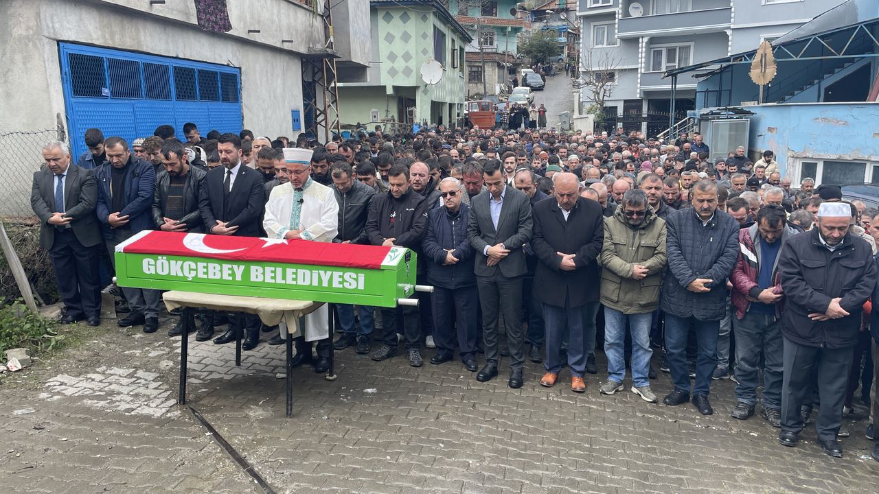 Soma'da maden ocağında karbonmonoksitten zehirlenerek ölen işçi Zonguldak'ta defnedildi