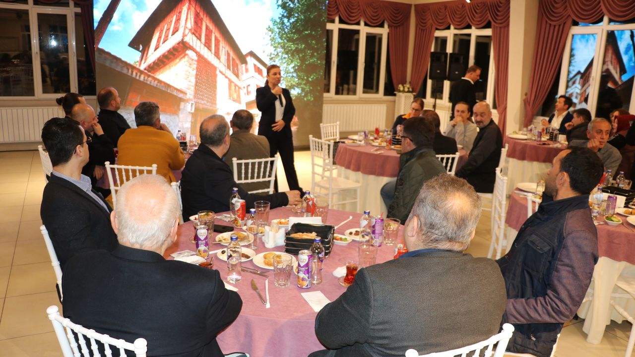 Safranbolu Belediye Başkanı Köse, turizmcilerle iftar yaptı