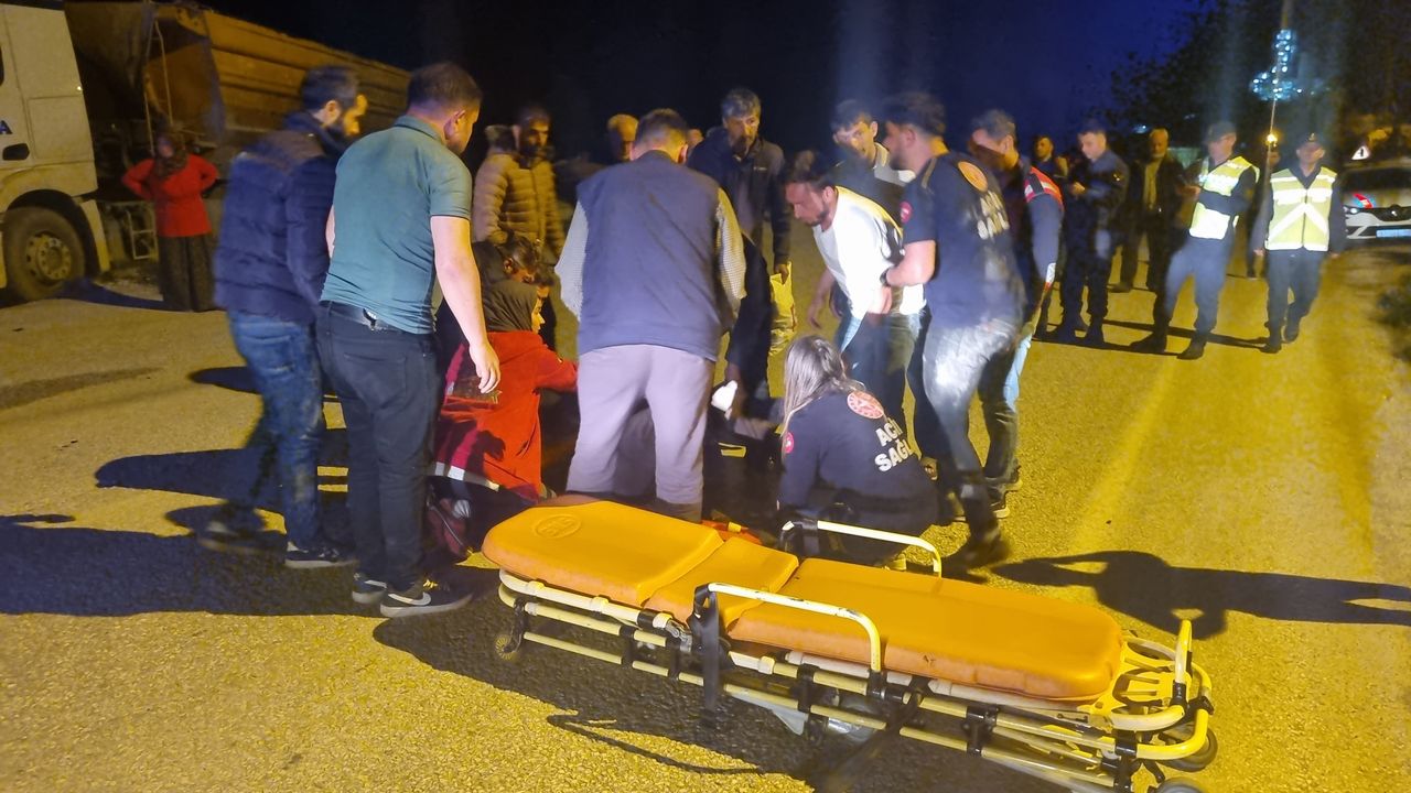 Düzce'de motosikletin yayaya çarptığı kazada 3 kişi öldü