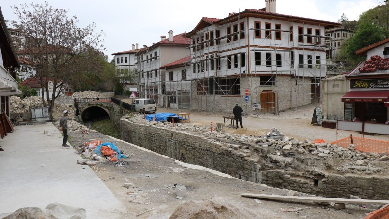 Safranbolu'da tarihi sokak yeniden düzenleniyor
