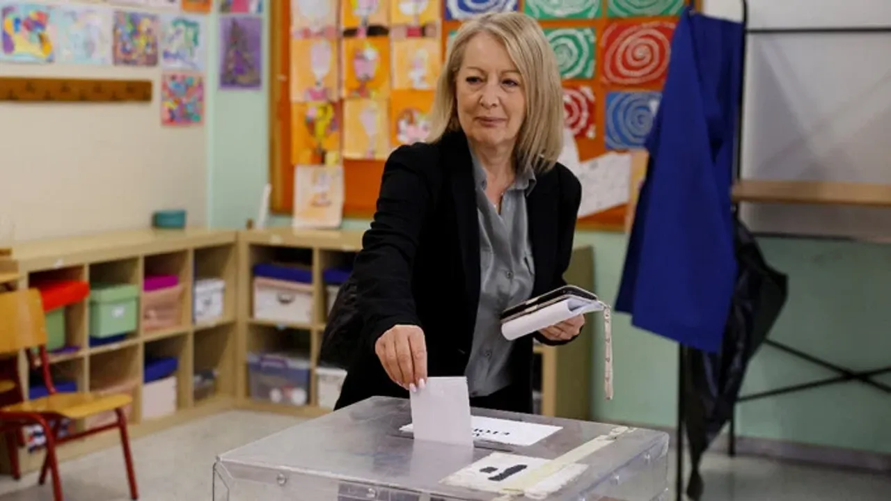Yunanistan'da genel seçim için oy verme işlemi başladı