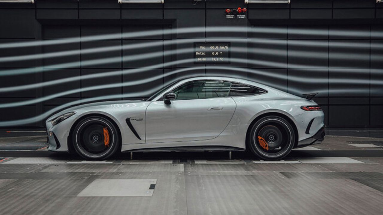 2024 model Mercedes AMG GT tanıtıldı: İşte öne çıkan özellikleri