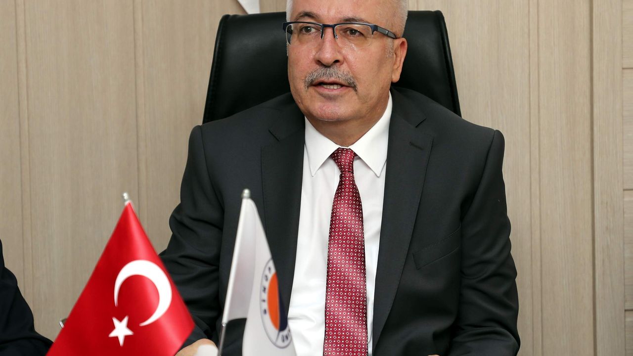 Sinop Üniversitesi Rektörü Prof. Dr. Şakir Taşdemir görevi devraldı