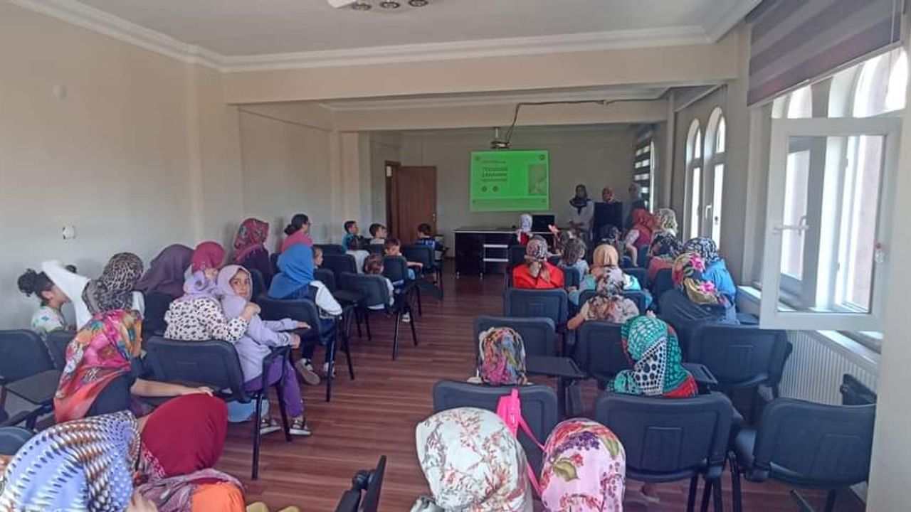 Sinop'ta yaz Kur'an kursu öğrencilerine seminer verildi