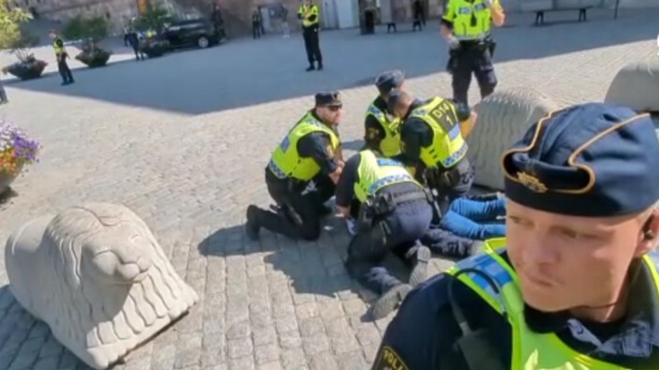 İsveç'te ‘Kur'an'ı yakmayı durdurun’ protestosuna polis müdahale etti