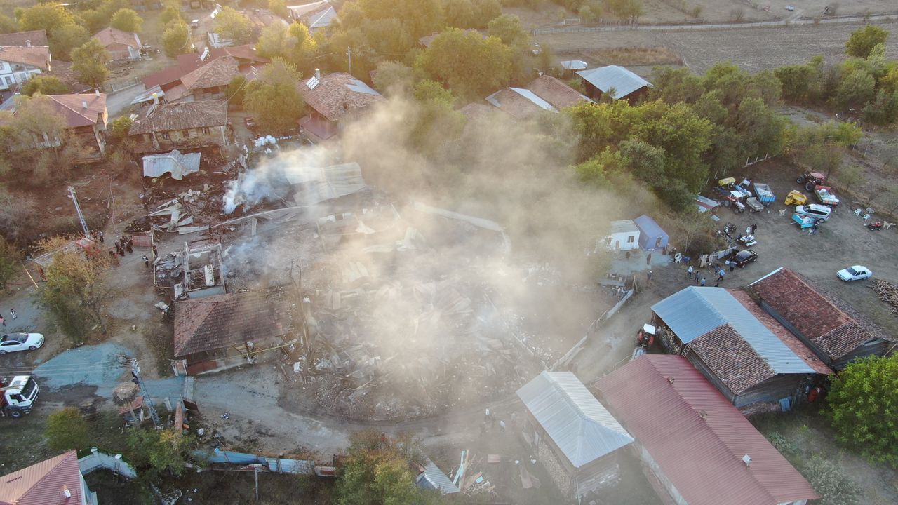 Yangın bölgesi havadan görüntülendi: Facianın eşiğinden dönülmüş