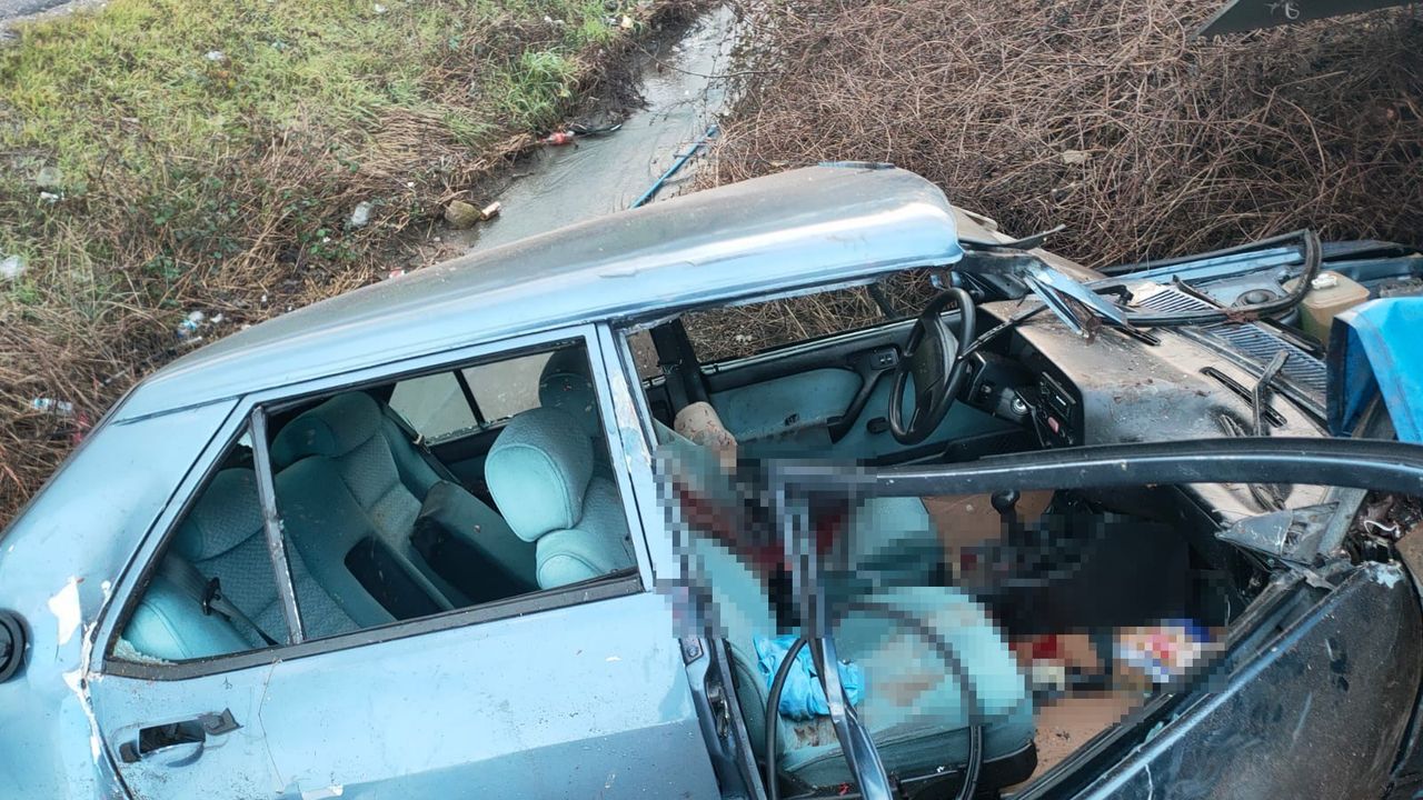 Barakaya çarpan Tofaş aracın sürücüsü hayatını kaybetti
