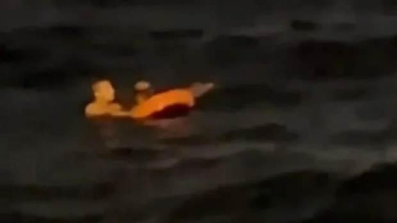 Vapurdan denize düşen kişiyi midyeci kurtardı: O anlar kamerada