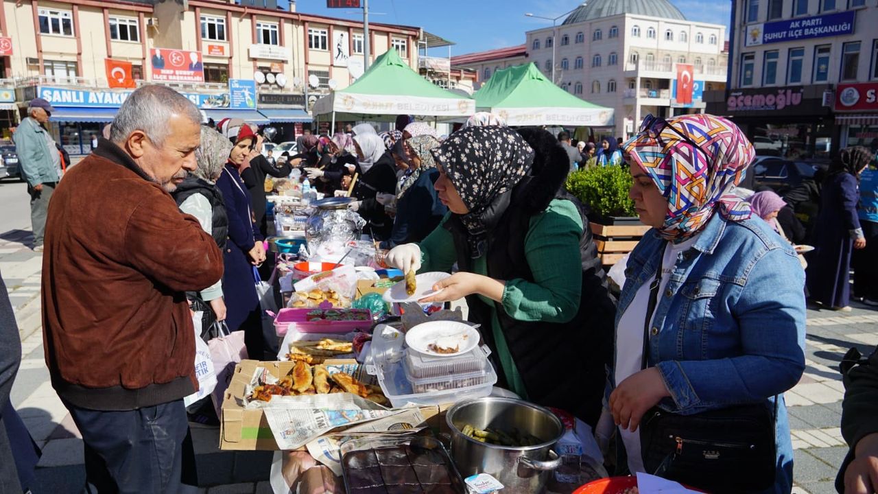 Şuhut’ta Gazze için hayır çarşısı