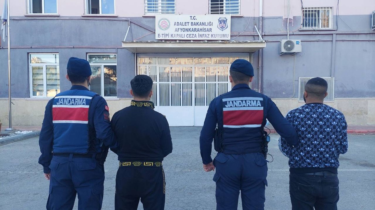 Uyuşturucu operasyonunda 2 kişi tutuklandı