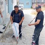 Eve giren yılan paniğe neden oldu