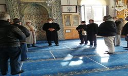 VALİ ÜMİT CAMİ CEMAATİYLE BİR ARAYA GELDİ