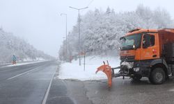 Bolu Dağı'nda kar etkili oluyor