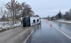 Kastamonu'da cenazeye gidenleri taşıyan otobüs devrildi, 13 kişi yaralandı