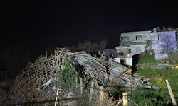 Düzce'de çöken ahşap evin altında kalan kişi yaralandı