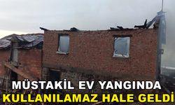 MÜSTAKİL EV YANGINDA KULLANILAMAZ HALE GELDİ