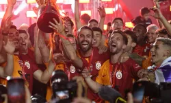 Şampiyon Galatasaray kupasına kavuştu