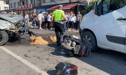 2 araçla çarpışan motosikletin sürücüsü öldü, 2 çocuğu ağır yaralandı