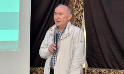 Tarihçi yazar Ahmet Şimşirgil, Ayancık'ta öğrencilerle buluştu