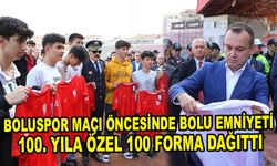 Boluspor maçı öncesinde Bolu emniyeti 100. yıla özel 100 forma dağıttı