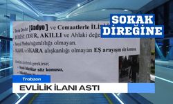 Trabzon'da bir vatandaş, direklere evlilik ilanı astı
