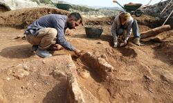 Diyarbakır'da eski taş ocağında 54 çocuğa ait mezarlık bulundu