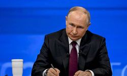 Putin 5'inci kez devlet başkanlığı için aday oluyor