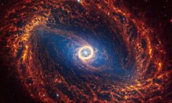 NASA, 19 spiral galaksinin fotoğrafını yayınladı