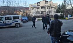 Elektrikli üç tekerlekli mopede çarparak 1 kişinin ölümüne neden olan sürücü tutuklandı