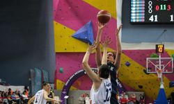 Zonguldak Spor Basket 67 Takımı, şampiyonluk kupasını kaldırdı