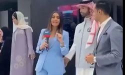 Robot Muhammed kadın muhabiri taciz etti!