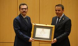 Kastamonu Belediye Başkanı Hasan Baltacı mazbatasını aldı