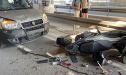 Kocaeli'de hafif ticari araç motosiklete arkadan çarptı: 1 yaralı