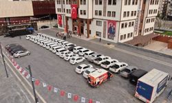 AKP’den CHP’ye geçen belediye fazla araçları sergiledi