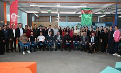 Rektör Özölçer, Türkmenistanlı öğrencilerle buluştu