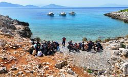 Düzensiz göçmenleri Yunanistan diye ıssız koya bırakıp gittiler