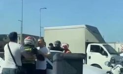 Sürücülerin yol verme kavgası kamerada