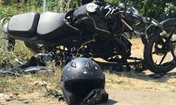 Minibüsle kafa kafaya çarpışan 17 yaşındaki motosiklet sürücüsü ağır yaralandı