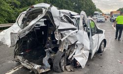 TEM'de minibüs hafif ticari araca çarptı: 2 ölü, 4 yaralı