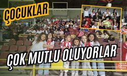 Çocuklar Çok Mutlu Oluyorlar