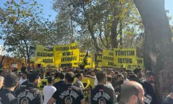 Fenerbahçe'de taraftarlar sokağa indi! 'Ali Koç istifa'