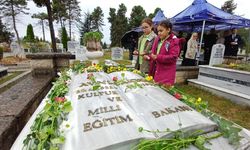 Eski Bakan Avni Akyol kabri başında anıldı