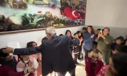 30 yıllık meslek hayatını öğrencilerinin alkışlarıyla noktaladı