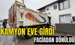 Kamyon eve girdi! Faciadan dönüldü...