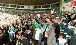 Başkan Aydın, Osmangazili çocuklara Bursaspor sevgisi aşılıyor