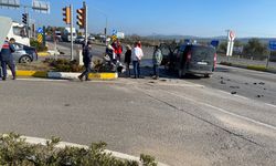 Balıkesir'de trafik kazası: 3 yaralı